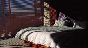 Bambusjalousien im Schlafzimmer