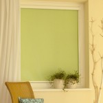 Minikassetten-Rollo direkt vor der Fensterscheibe