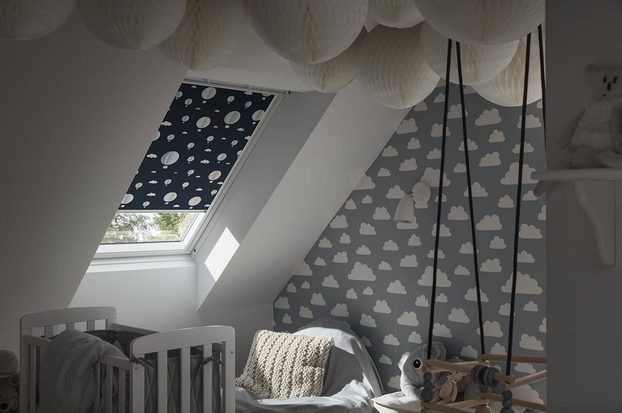VELUX Verdunkelungsrollos sorgen mit ihrer Verdunkelung für einen guten Schlaf ihres Kindes