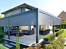 Brustor® Lamellendach B300 mit halboffenen Seitenscreens; Bild: © Brustor