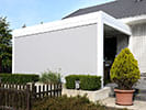 Brustor® Lamellendach B600 mit Seitenscreens, geschlossen; Bild: © Brustor