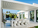 Brustor® Terrassenüberdachung B150 (XL) in weiß, geschlossen © Brustor